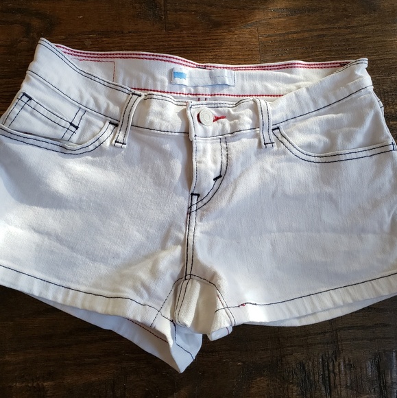Levi's Shorts - Picture 3 of 3